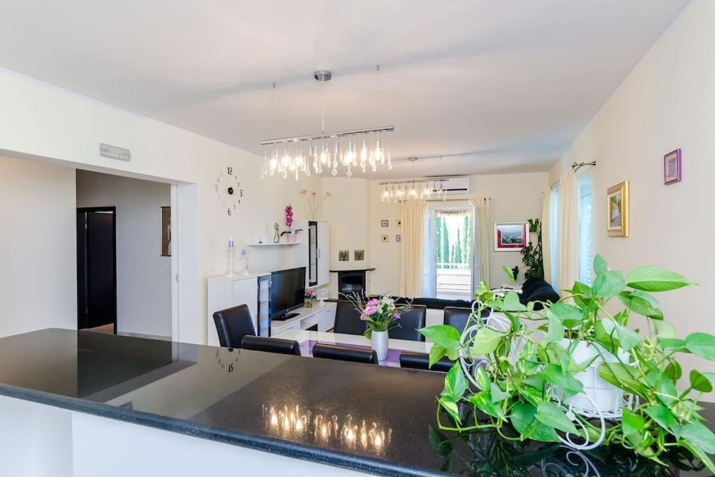 Villa Sandra Gruda Ngoại thất bức ảnh